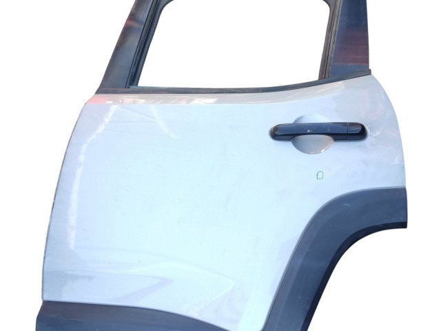 222302 Jeep Renegade bal hátsó ajtó, a képen látható sérüléssel