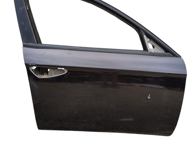 28202 Alfa Romeo 159 jobb első ajtó, a képen látható sérüléssel