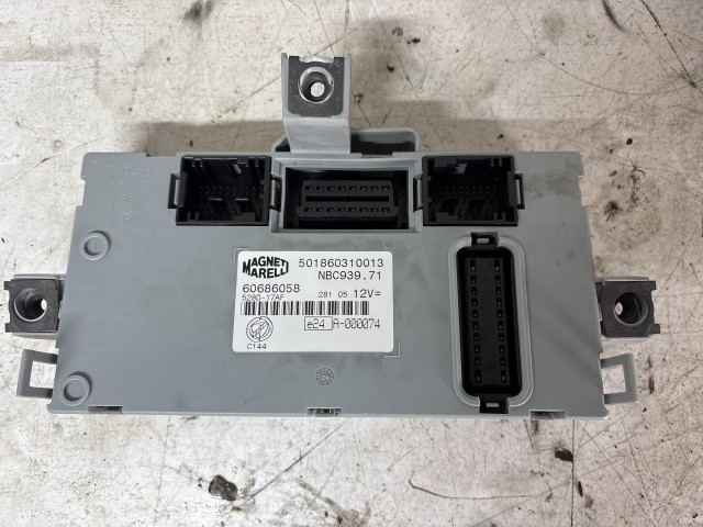 Alfa Romeo 159 2005-2011 Motorvezérlő használt 60686058 kézi váltós 0261S01034 