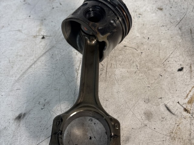 Fiat Fiorino 1,3 16v Diesel dugattyú hajtókarral  199A9000