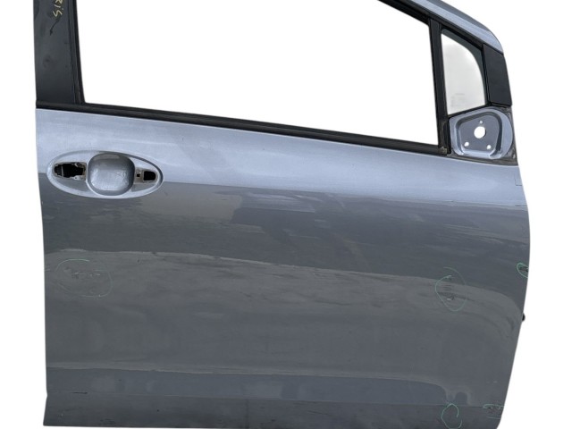 216697 Toyota Yaris II. 2006-2011 jobb első  ajtó, a képen látható sérüléssel