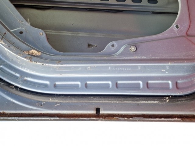 121859 Mercedes B-Class 2005-2011 bal hátsó ajtó, a képen látható korrózióval