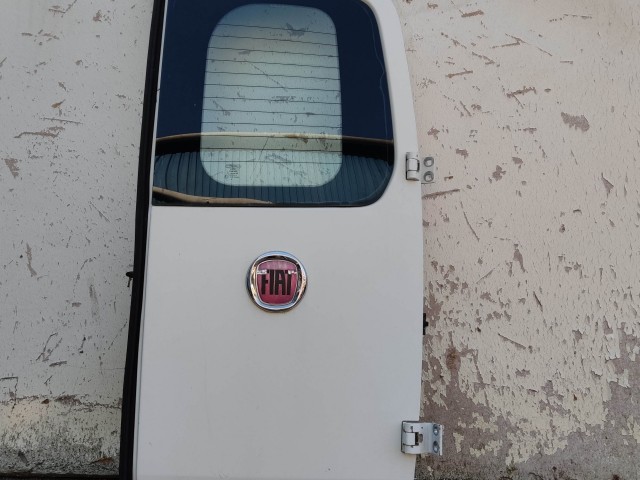 222476 Fiat Fiorino jobb hátsó üveges raktérajtó