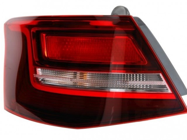 Audi A3 (8V1, 8VK,) 2012-2016 utángyártott új bal hátsó lámpa HELLA