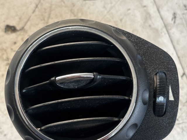 Alfa Romeo GT 2003-2010 2003-2010 Levegő beömlő használt jobb
