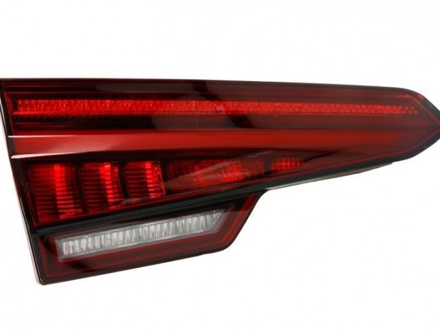 Audi A4 B9 2015-2019 utángyártott új bal hátsó belső lámpa fekete LED HELLA