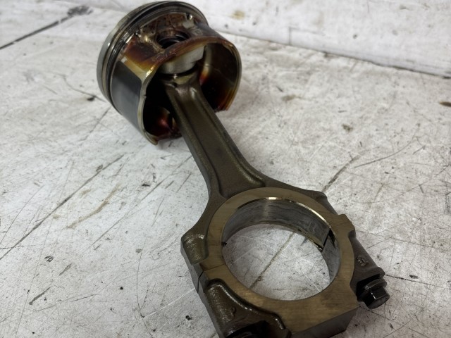 Alfa Romeo GT 2003-2010 1,8 16v benzin dugattyú hajtókarral  AR32205