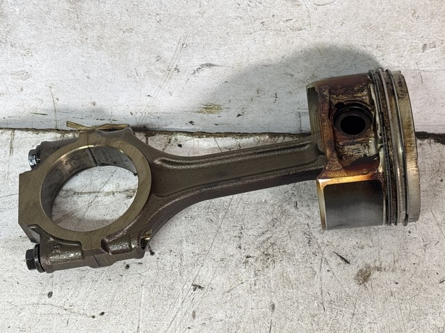 Alfa Romeo GT 2003-2010 1,8 16v benzin dugattyú hajtókarral  AR32205