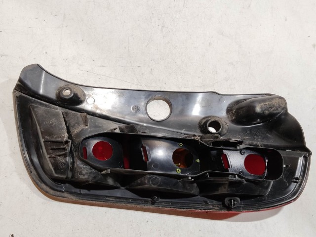 223252 Lancia Ypsilon 2003-2011 bal hátsó lámpa, izzófoglalat nélkül, a képen látható sérüléssel