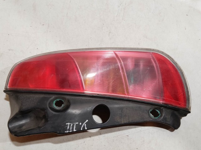 223257 Lancia Ypsilon 2003-2011 jobb hátsó lámpa, izzófoglalat nélkül, a képen látható sérüléssel