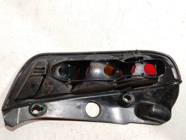 223257 Lancia Ypsilon 2003-2011 jobb hátsó lámpa, izzófoglalat nélkül, a képen látható sérüléssel