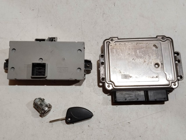 223281 Alfa Romeo GT 2003-2010 1,9 16v Diesel motorvezérlő szett Bosch 0281012883 51806561
