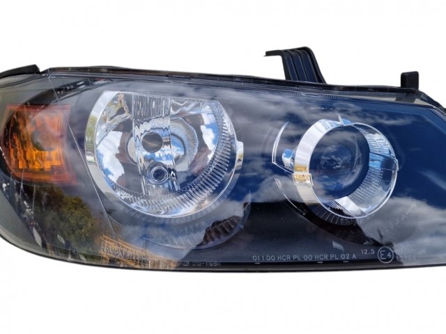 Mitsubishi Space Star 2019.11.01- utángyártott új jobb első fényszóró H4 (motoros) DEPO