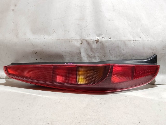 223344 Fiat Punto 1999-2010 5 ajtós bal hátsó lámpa, izzófoglalat nélkül fekete szélű