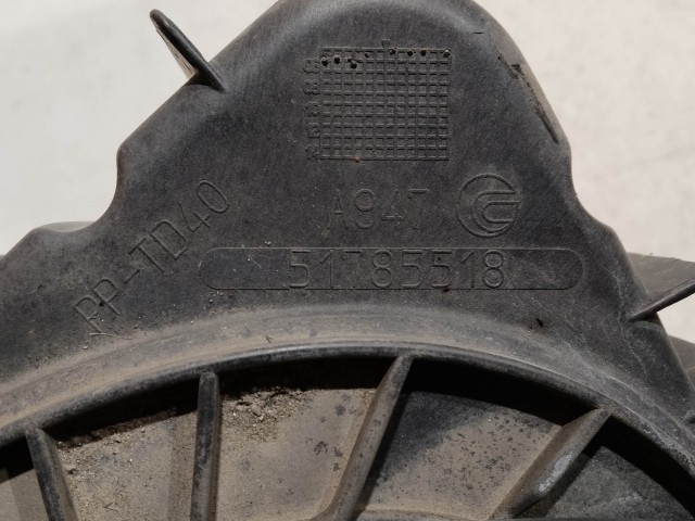 223364 Alfa Romeo 159, Brera, Spider légszűrőház, a képen látható sérüléssel