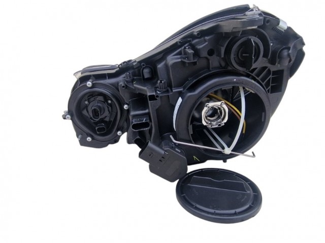 Mercedes Benz E-Class W211  2002.04.01-2006.06.30 utángyártott új jobb első fényszóró 2H7 (motorral) DEPO