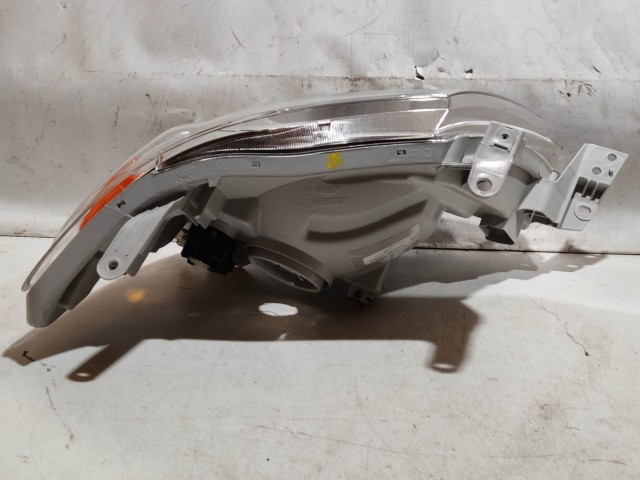 223431 Toyota Hilux 2005.07.01-2015.12.01 gyári új bal első fényszóró H4 (motorral)