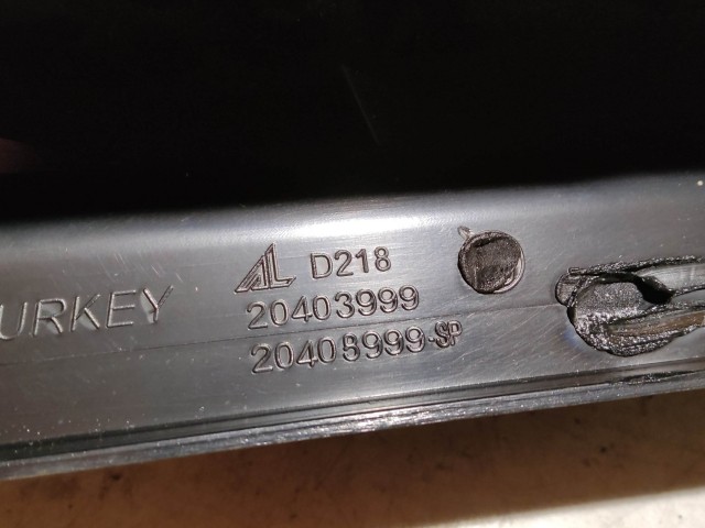 221527 Fiat Punto Evo bal hátsó lámpa, a képen látható sérüléssel, ovál csatlakozós kivitel 51927095