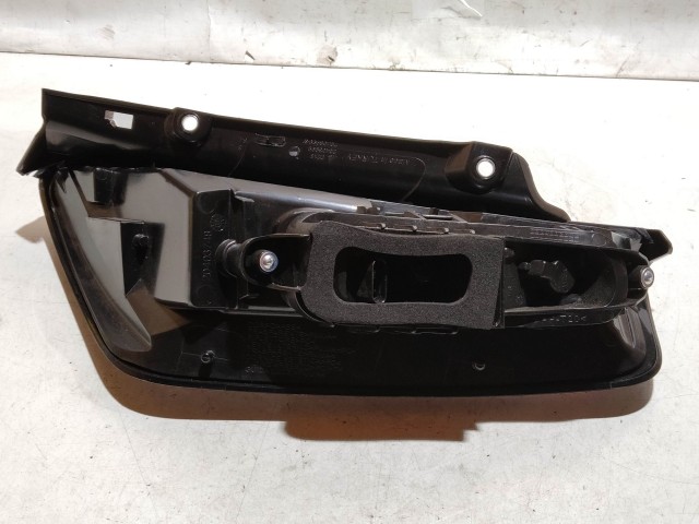 221527 Fiat Punto Evo bal hátsó lámpa, a képen látható sérüléssel, ovál csatlakozós kivitel 51927095