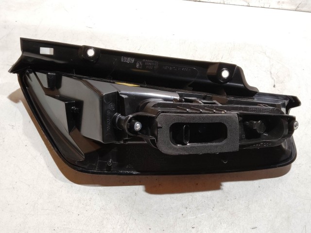 221538  Fiat Punto Evo bal hátsó lámpa, a képen látható sérüléssel, ovál csatlakozós kivitel 51927095