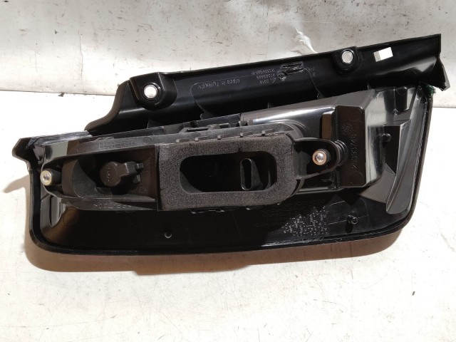221540 Fiat Punto Evo jobb hátsó lámpa, ovál csatlakozós, a képen látható sérüléssel 51927094
