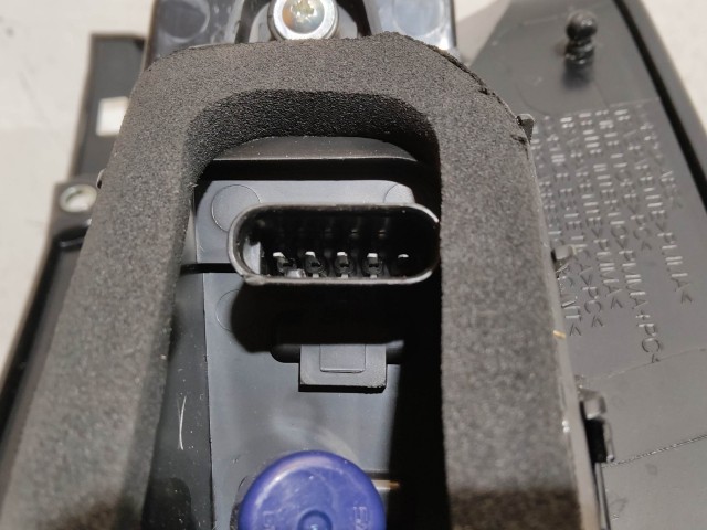 221543 Fiat Punto Evo jobb hátsó lámpa, ovál csatlakozós 51927094