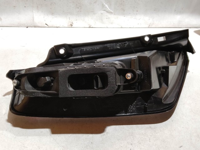 221544 Fiat Punto Evo jobb hátsó lámpa, ovál csatlakozós, a képen látható sérüléssel