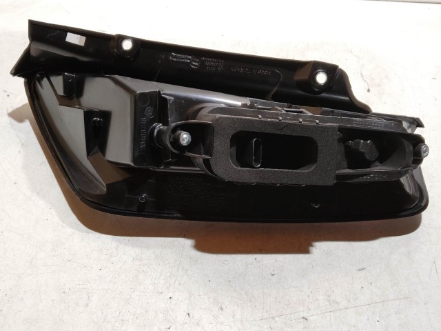 221546 Fiat Punto Evo bal hátsó lámpa, a képen látható sérüléssel, ovál csatlakozós kivitel 51927095