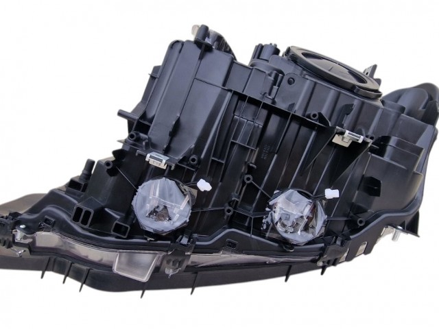 BMW 4 (F32) 2013-2017 utángyártott új jobb első fényszóró Bi-Xenon D1S+LED (motorral) elektronika nélkül