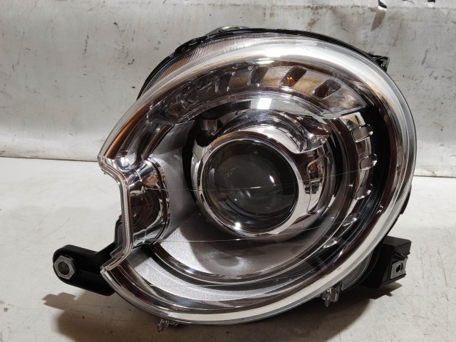 221548 Fiat 500 2007-2025 bal első xemon fényszóró két rögzítő fül törött, foncsor lötyög