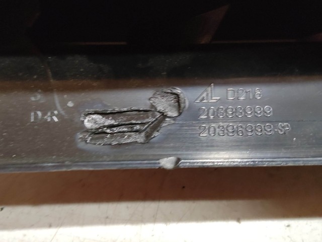 221553 Fiat Punto Evo jobb hátsó lámpa, ovál csatlakozós, a képen látható sérüléssel