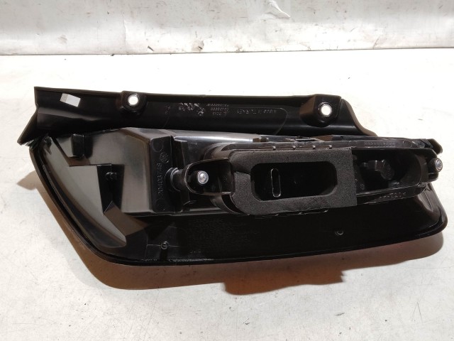 221554 Fiat Punto Evo bal hátsó lámpa, a képen látható sérüléssel, ovál csatlakozós kivitel 51927095