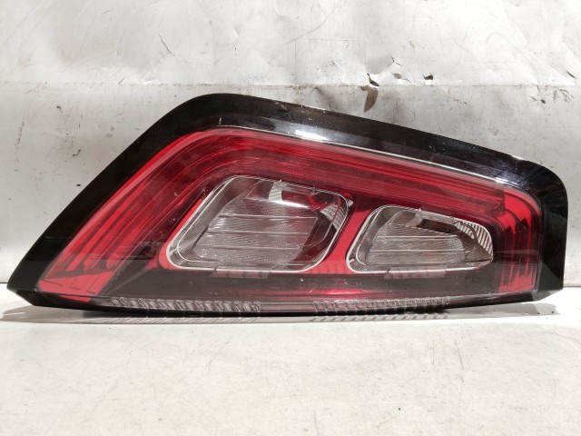 221554 Fiat Punto Evo bal hátsó lámpa, a képen látható sérüléssel, ovál csatlakozós kivitel 51927095