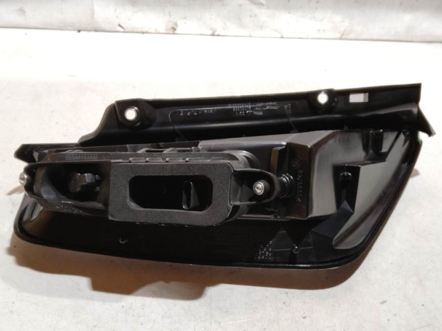 221555 Fiat Punto Evo jobb hátsó lámpa, ovál csatlakozós, a képen látható sérüléssel
