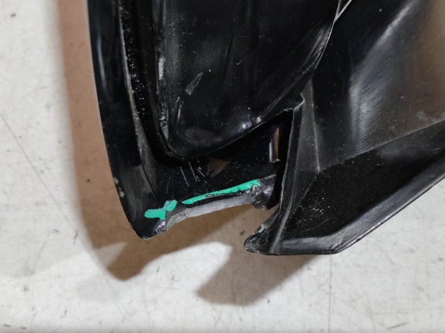 221555 Fiat Punto Evo jobb hátsó lámpa, ovál csatlakozós, a képen látható sérüléssel