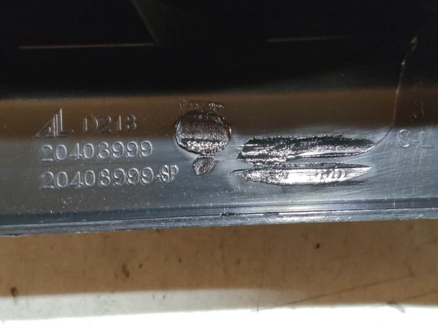 221561 Fiat Punto Evo bal hátsó lámpa, a képen látható sérüléssel, ovál csatlakozós kivitel 51927095