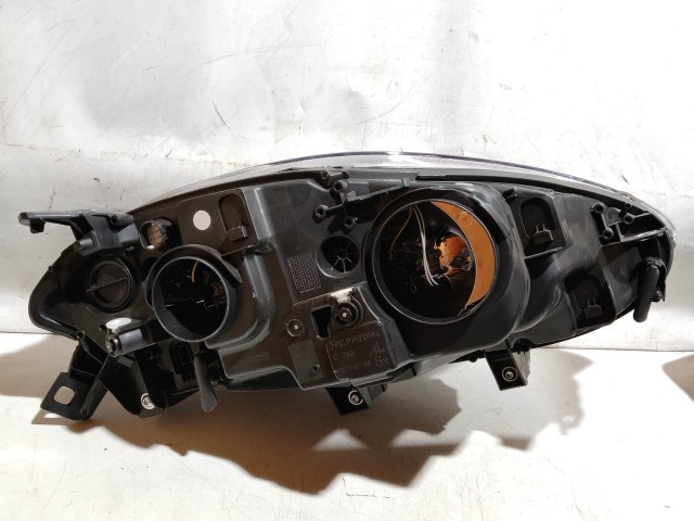 221599 Fiat Bravo 2007-2014 bal első fényszóró, a képen látható sérüléssel, izzó takaró kupak nélkül