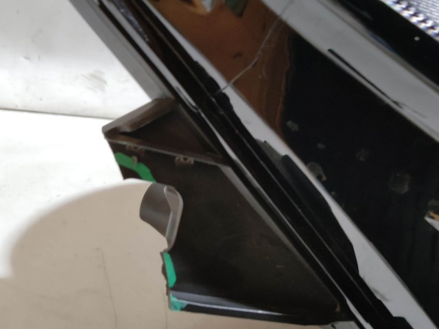 221604 Fiat Tipo 2015- jobb első fényszóró, ledes, a képen látható sérüléssel, izzó takaró kupakok nélkül
