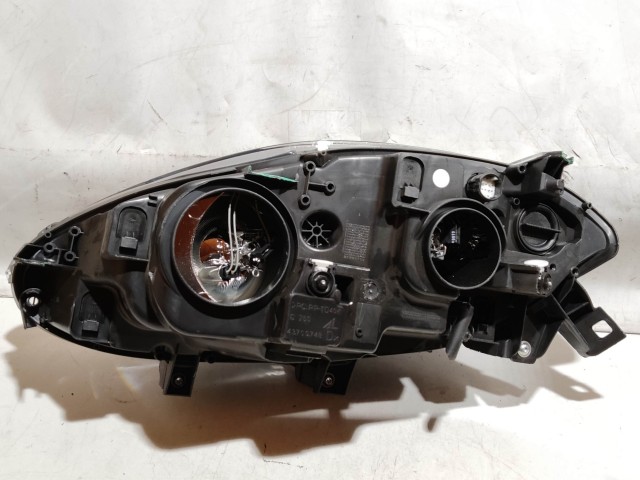 221616 Fiat Bravo 2007-2014 jobb első fényszóró,a képen látható sérüléssel, izzó takaró kupak nélkül