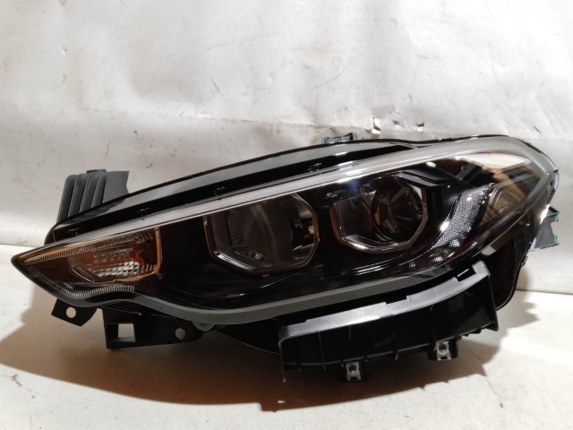 221619 Fiat Tipo 2015- bal első fényszóró, ledes, a képen látható sérüléssel, izzó takaró kupakok nélkül