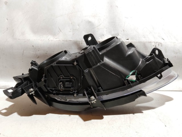 221623 Fiat Bravo 2007-2014 bal első xenon fényszóró, a képen látható sérüléssel, izzó takaró kupakok nélkül