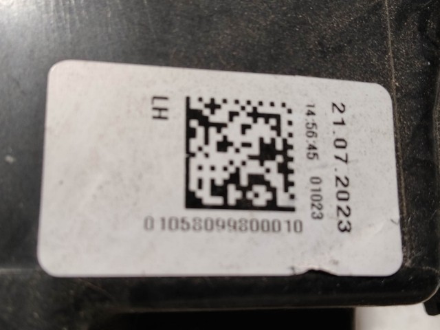221629 Fiat Tipo 2015- bal első fényszóró, ledes, a képen látható sérüléssel, izzó takaró kupakok nélkül